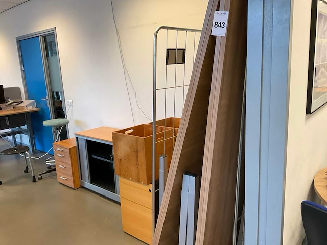 Ahrend partij kantoorinventaris - afbeelding 1 van  6