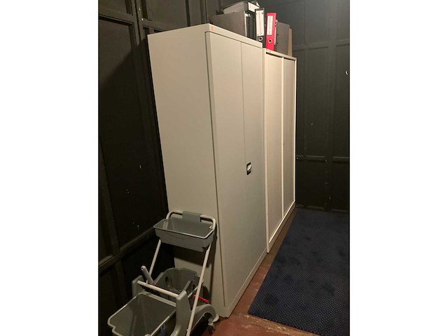 Ahrend rol -en tweedeurskast (5x) - afbeelding 7 van  9