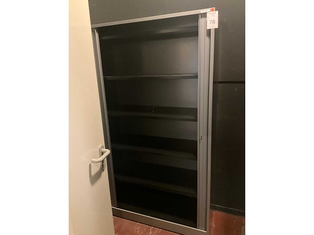 Ahrend rol -en tweedeurskast (5x) - afbeelding 9 van  9