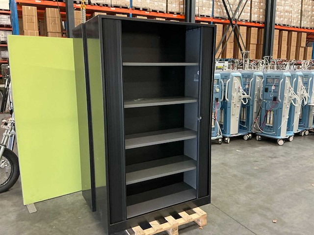 Ahrend roldeurkast (2x) - afbeelding 1 van  11