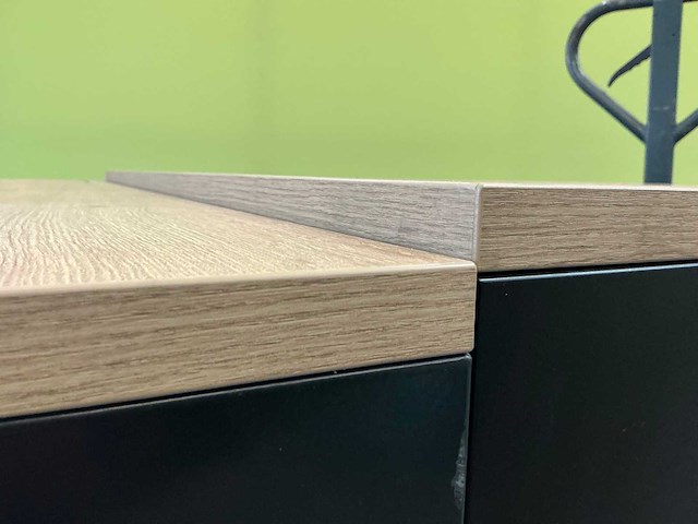 Ahrend roldeurkast (2x) - afbeelding 13 van  13