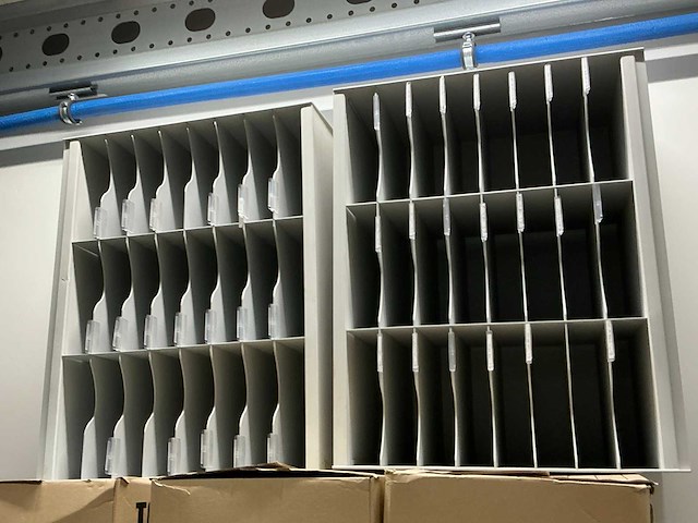 Ahrend roldeurkast (2x) - afbeelding 7 van  12