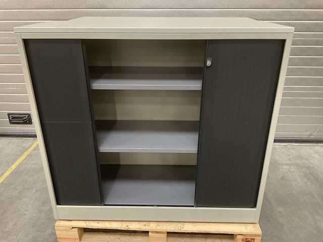 Ahrend roldeurkast (2x) - afbeelding 2 van  2