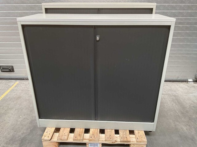 Ahrend roldeurkast - afbeelding 1 van  2
