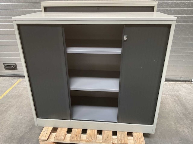 Ahrend roldeurkast - afbeelding 2 van  2