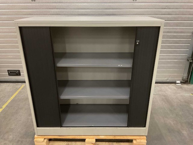 Ahrend roldeurkast - afbeelding 2 van  2
