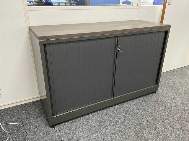 Ahrend roldeurkast - afbeelding 1 van  5