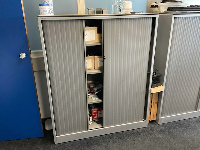 Ahrend roldeurkast - afbeelding 1 van  3