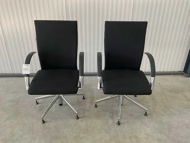 Ahrend vergaderstoel (2x) - afbeelding 1 van  6