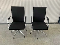 Ahrend vergaderstoel (2x)