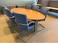 Ahrend vergadertafel met -stoelen - afbeelding 3 van  11