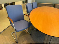 Ahrend vergadertafel met -stoelen - afbeelding 6 van  11