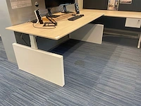 Ahrend zit-sta bureau met 1 los bureau (2x) - afbeelding 2 van  5