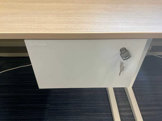Ahrend zit-sta bureau met 1 los bureau (2x) - afbeelding 3 van  5