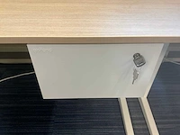Ahrend zit-sta bureau met 1 los bureau (2x) - afbeelding 3 van  5