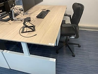 Ahrend zit-sta bureau met bureaustoel - afbeelding 1 van  10