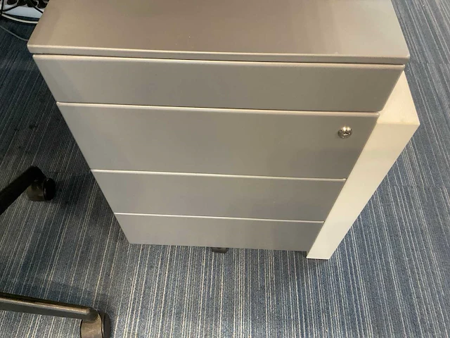 Ahrend zit-sta bureau met bureaustoel - afbeelding 6 van  11
