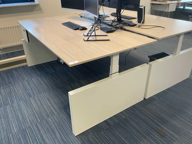 Ahrend zit-sta bureau - afbeelding 1 van  5
