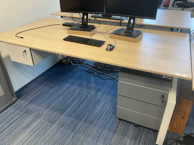 Ahrend zit-sta bureau - afbeelding 1 van  5