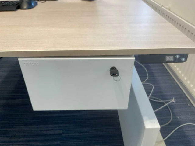 Ahrend zit-sta bureau - afbeelding 4 van  5