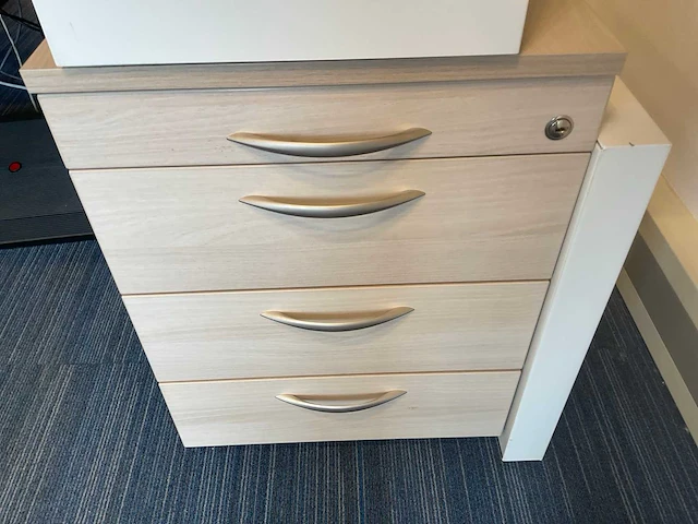 Ahrend zit-sta bureau - afbeelding 4 van  5