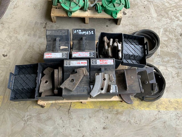 Ahwi bosfrees beitels - afbeelding 1 van  4