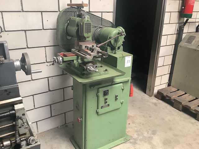 Ai - verticale freesmachine - afbeelding 1 van  4
