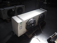 Aia - afbeelding 1 van  7