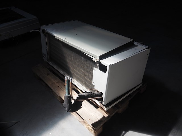 Aia - afbeelding 4 van  7