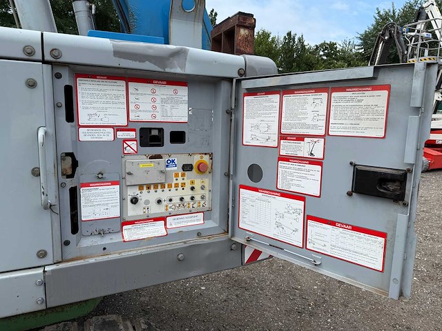 Aichi - 2007 - sr18a - rups telescoop hoogwerker - afbeelding 16 van  26