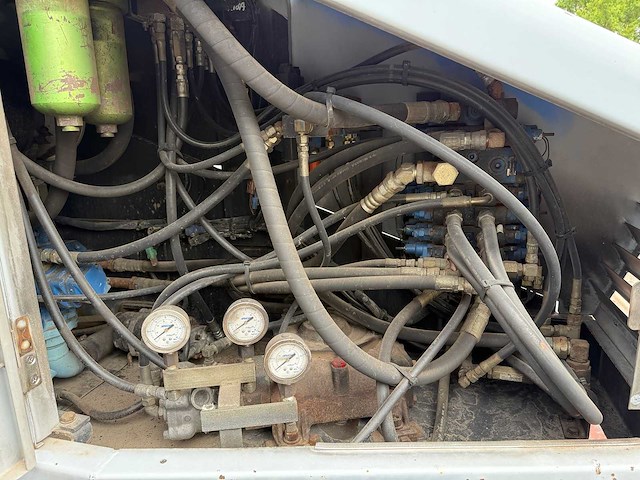 Aichi - 2007 - sr18a - rups telescoop hoogwerker - afbeelding 18 van  26