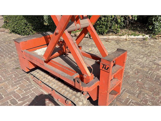 Aichi hoogwerker - afbeelding 13 van  15