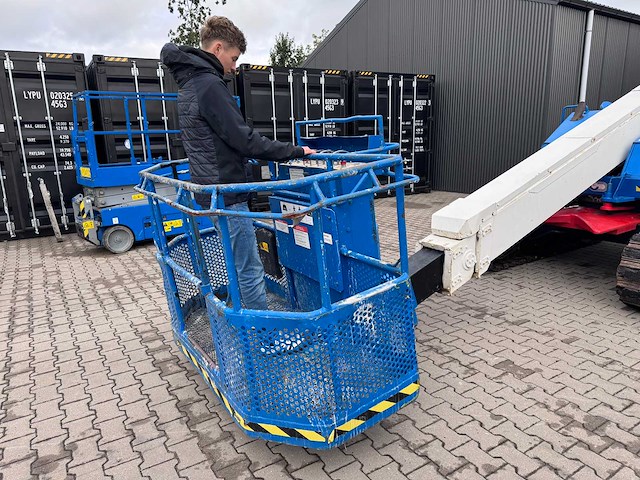 Aichi sr123/isr403 telescoophoogwerker - afbeelding 20 van  50