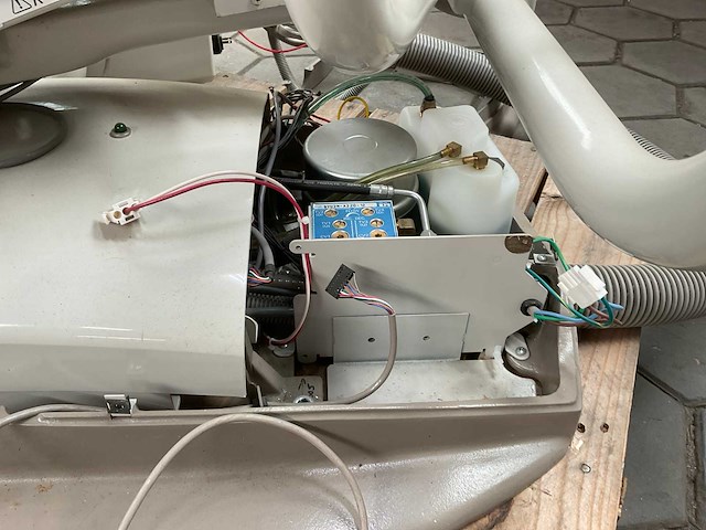 Aidec tandartsstoel - afbeelding 8 van  10