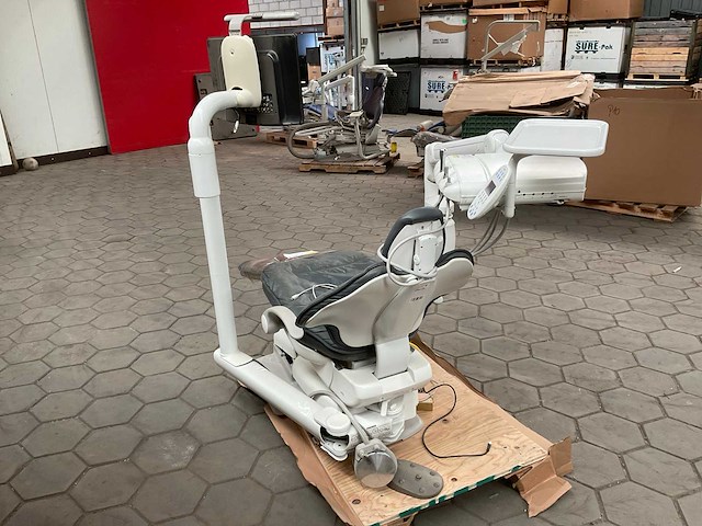 Aidec tandartsstoel - afbeelding 11 van  16