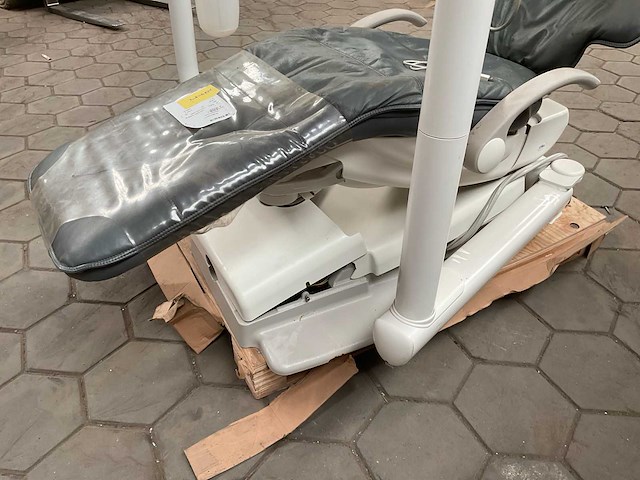 Aidec tandartsstoel - afbeelding 14 van  16