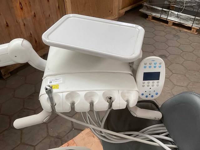 Aidec tandartsstoel - afbeelding 6 van  10