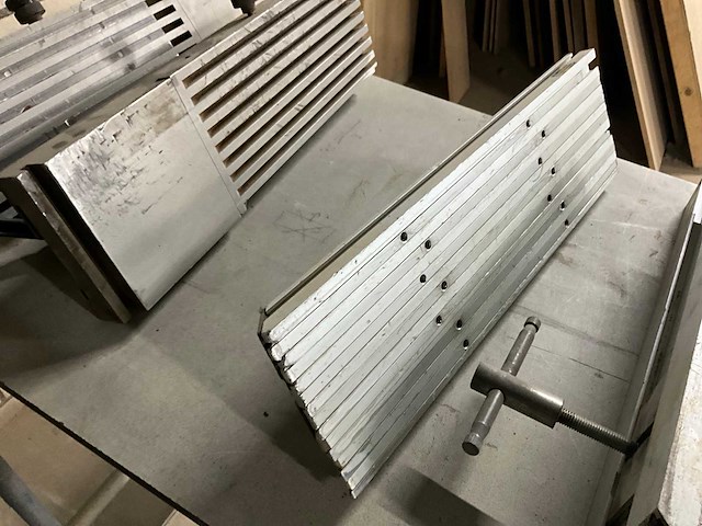 Aigner frees beveiliging (6x) - afbeelding 7 van  10