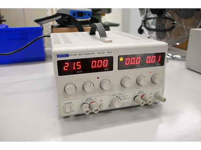 Aim tti ex752m multi-mode psu 75v/150v regelbare labvoeding - afbeelding 1 van  4