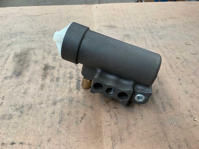 Air brake governor - afbeelding 2 van  3