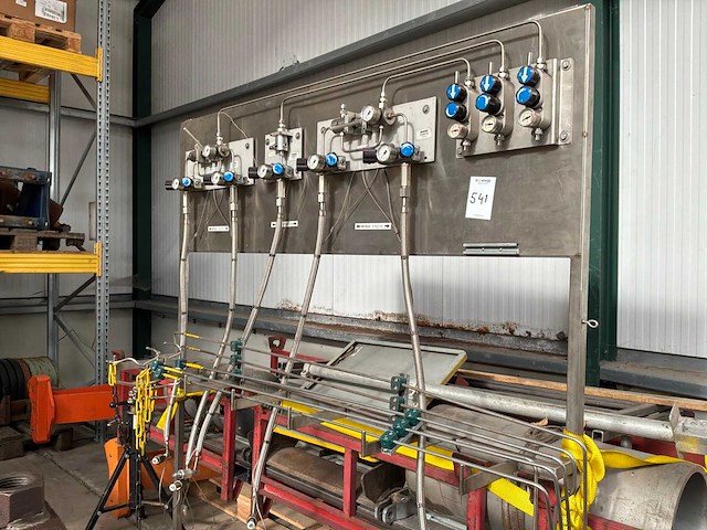 Air liquide centrale gasverdeel- en drukregelinstallatie - afbeelding 1 van  14