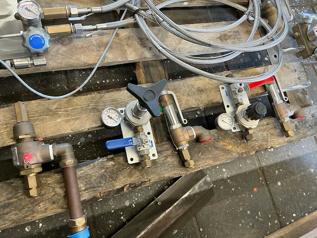 Air liquide gasverdeelunit (2x) - afbeelding 10 van  13