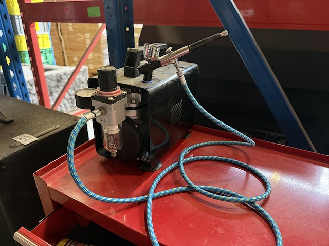 Airbrush set met gereedschapswagen + accessoires - afbeelding 2 van  4