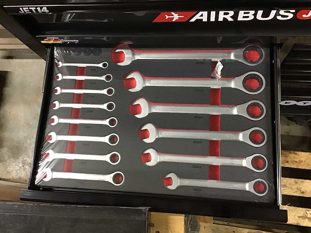 Airbus jet 14 gereedschapswagen - afbeelding 10 van  16