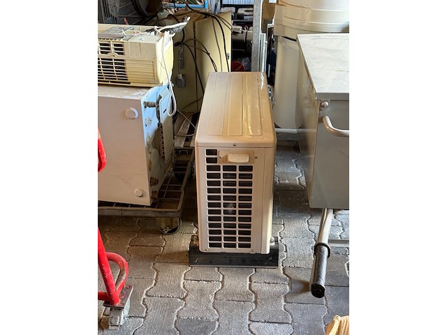 Airco binnen en buitenunit en cv ketel, o.a. panasonic en nefit - afbeelding 2 van  10