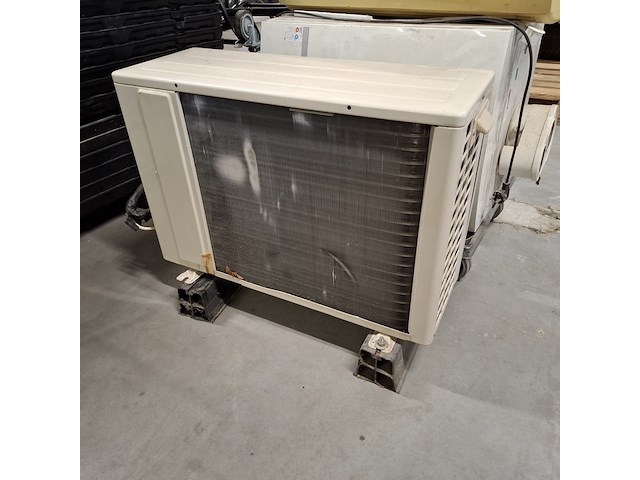 Airco binnen en buitenunit en cv ketel, o.a. panasonic en nefit - afbeelding 4 van  10