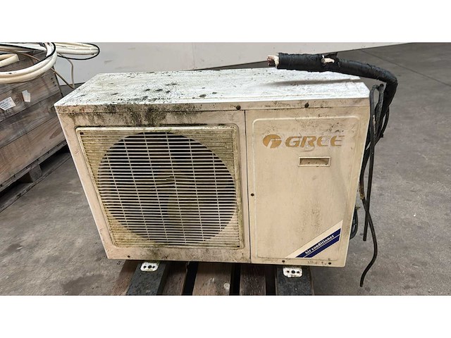 Airco unit met plafond unit - afbeelding 3 van  6