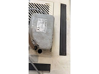 Airco unit met plafond unit - afbeelding 4 van  6