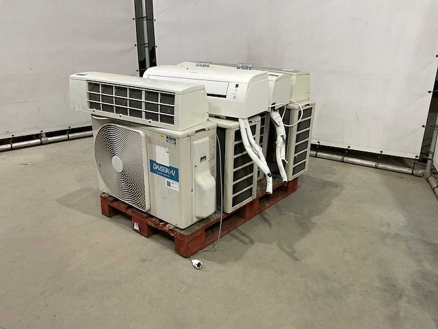 Airconditioning (4x) - afbeelding 1 van  9