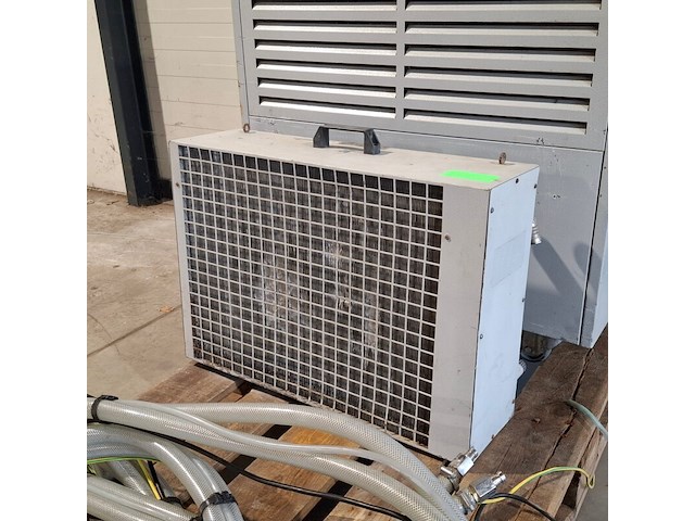 Airconditioning 7kw 230v fral, facsw22, bouwjaar 2014, watergekoeld met buitenunit - afbeelding 8 van  11